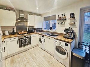 Photo 11- click for photo gallery